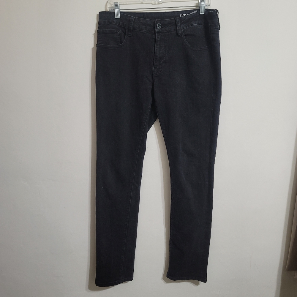 IZOD BLACK MEN'S STRAIGHT LEG JEANS SIZE 32/34 CLASSIC CHIC LOOK SLIMMIN…